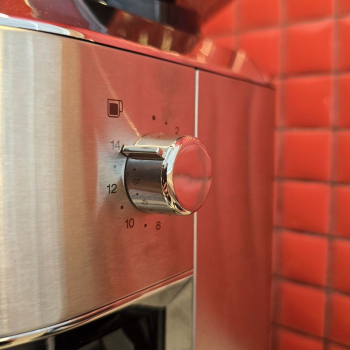 Кафемелачка DeLonghi Dedica KG520.M