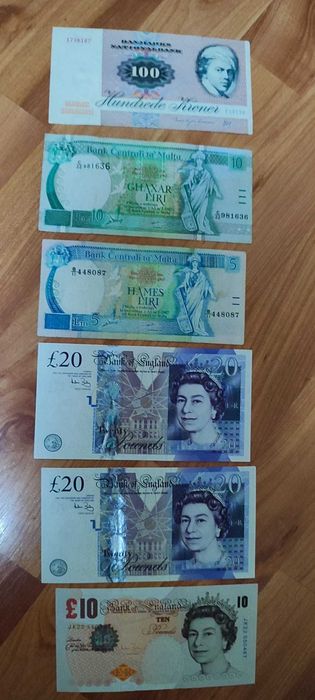 Bacnote românești și străine, se vând la bucată .