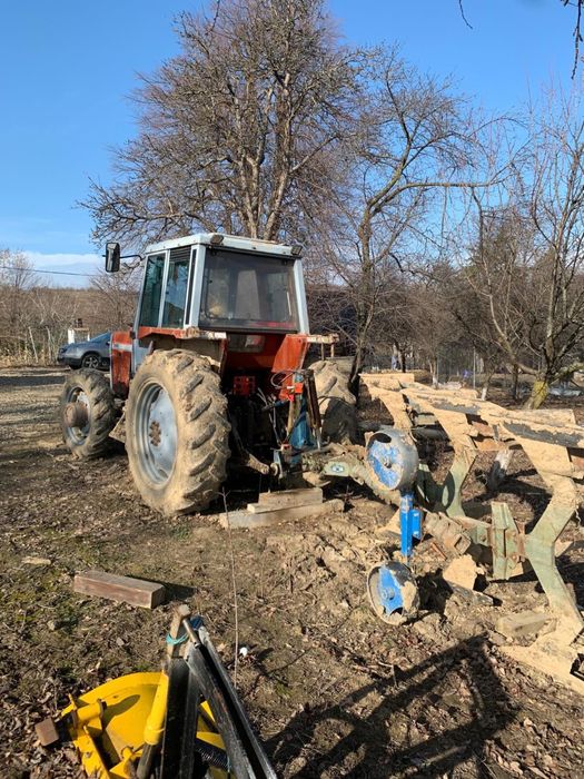 Massey Ferguson 698 – tractor agricol