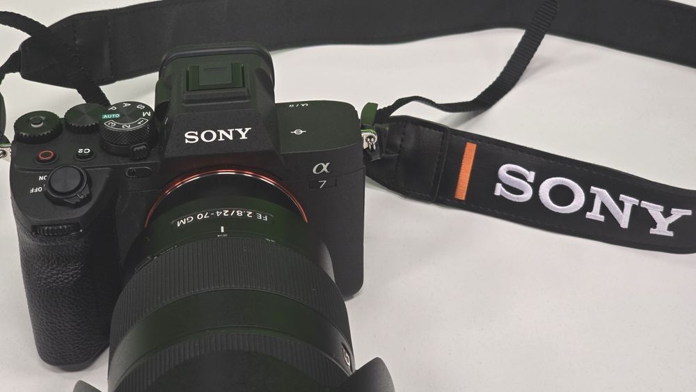 Sony A7 IV      (1462 кадъра )