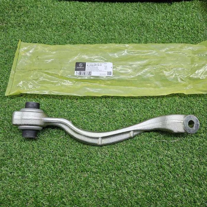 Поперечный рычаг Mercedes E W212 перед. прав.