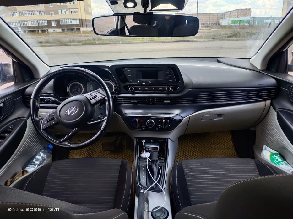 Машина hyundai i20 2023