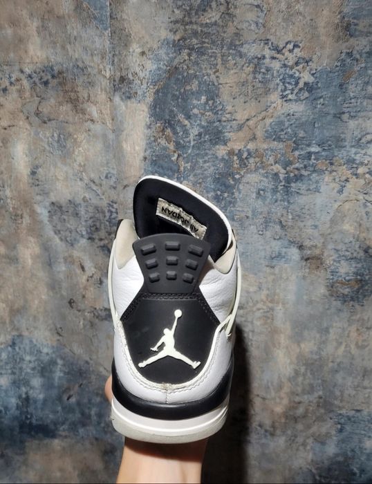 Vand Jordan 4 Military Black