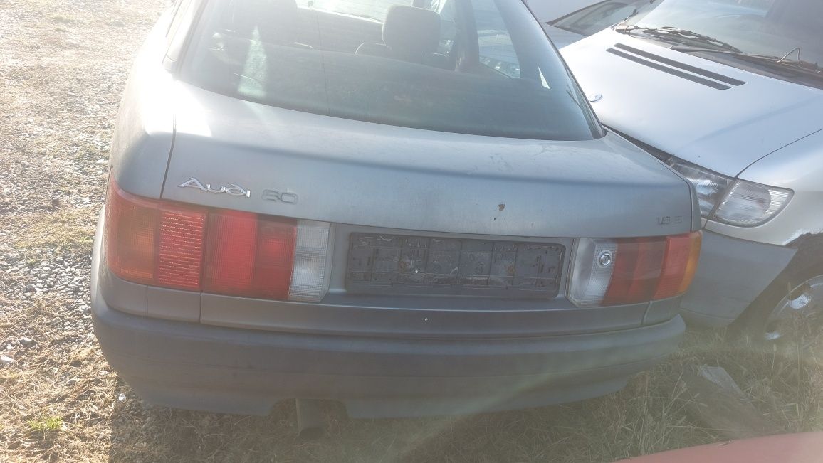 Audi 80 b3 1.8 карбуратор На Части гр. София Суходол • OLX.bg