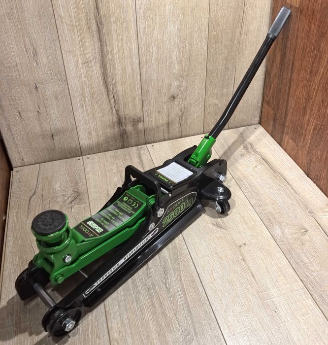 Cric auto 2,5T – Profil redus, ridicare usoara si sigura