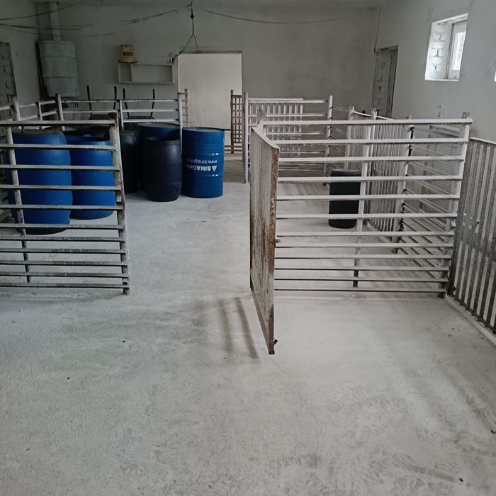 Продам дом с большим помещением