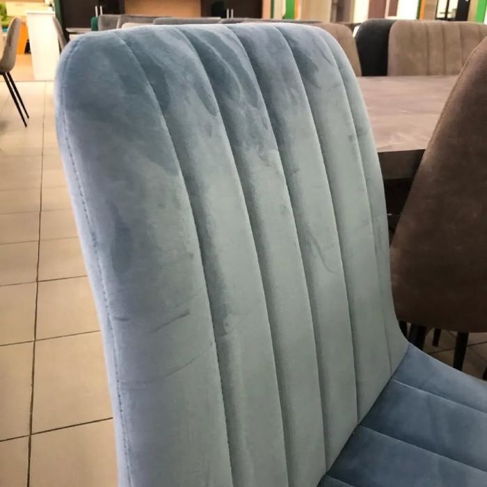 Кухонный стол и стулья