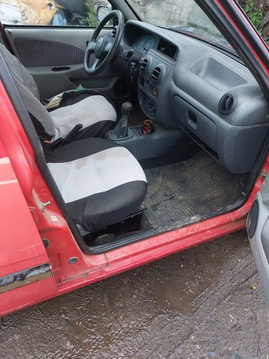 Vând mașina Dacia Solenza de camp sau de piese