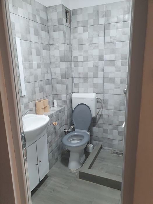 Închiriez Garsonieră zona Ploiești sud , recent renovată