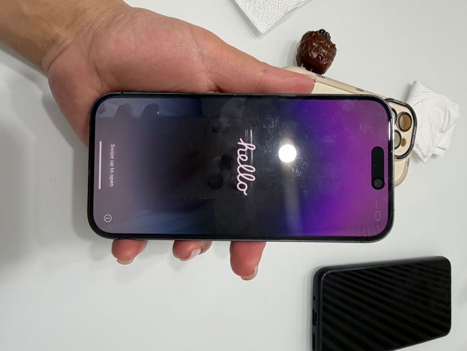 Продам Айфон 14 про