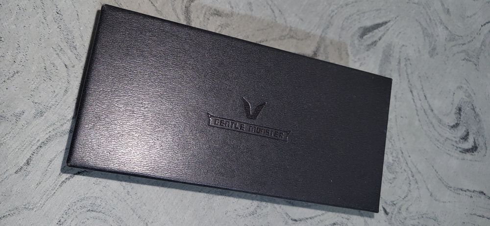 Очки солнцезащитные