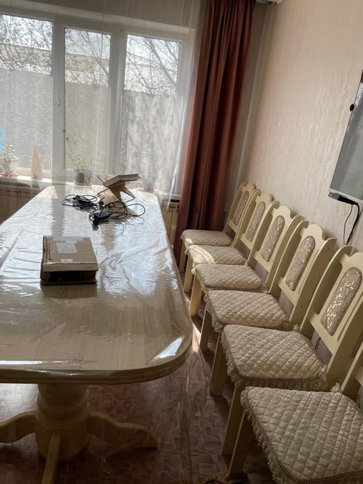 Стол для гостиной