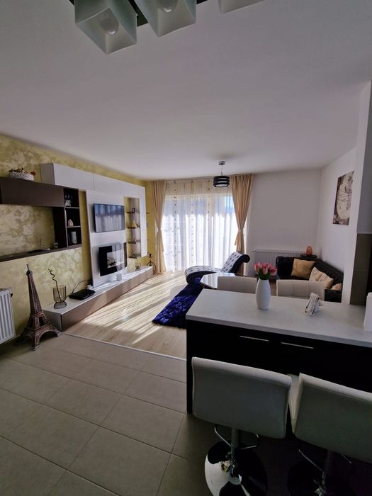 Inchiriez apartament 3 camere