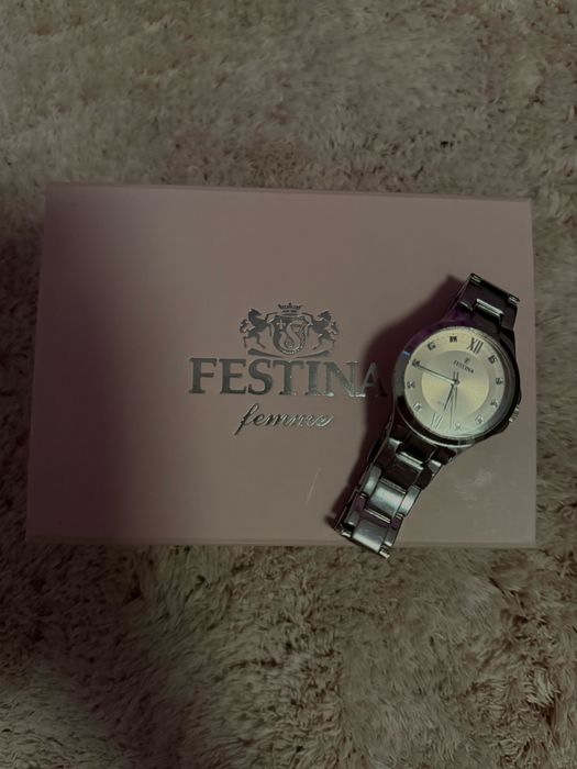 Часовник Festina