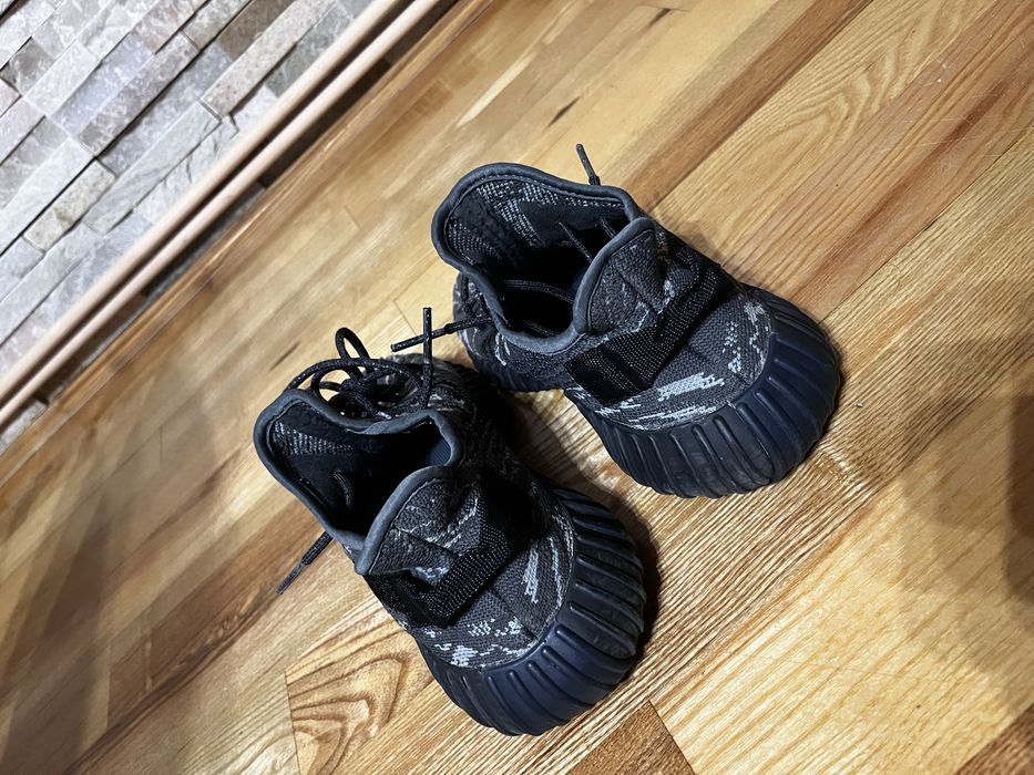Yeezy 350 dark salt