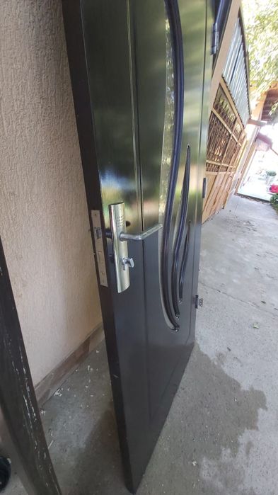Geam termopan și ușă