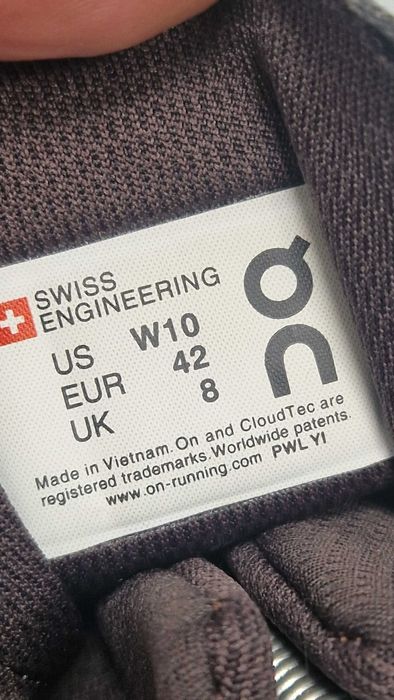 Оригинални маратонки- On CloudNova