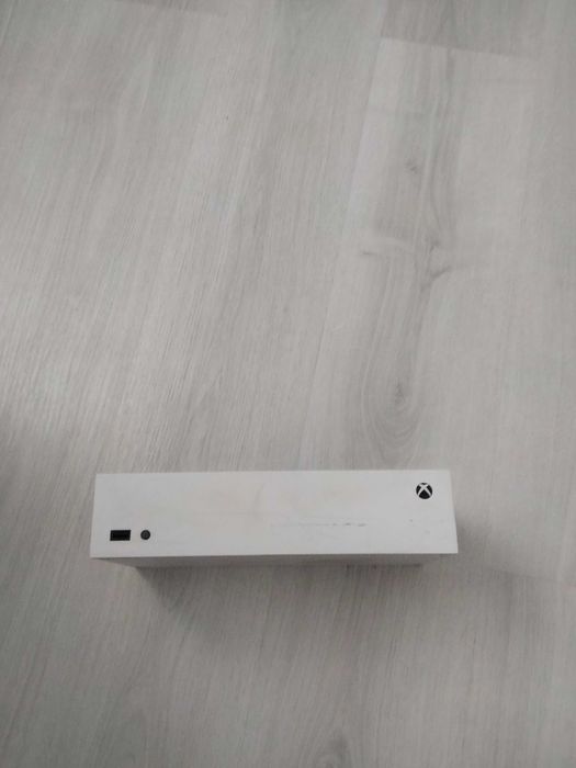 Vând xbox series s