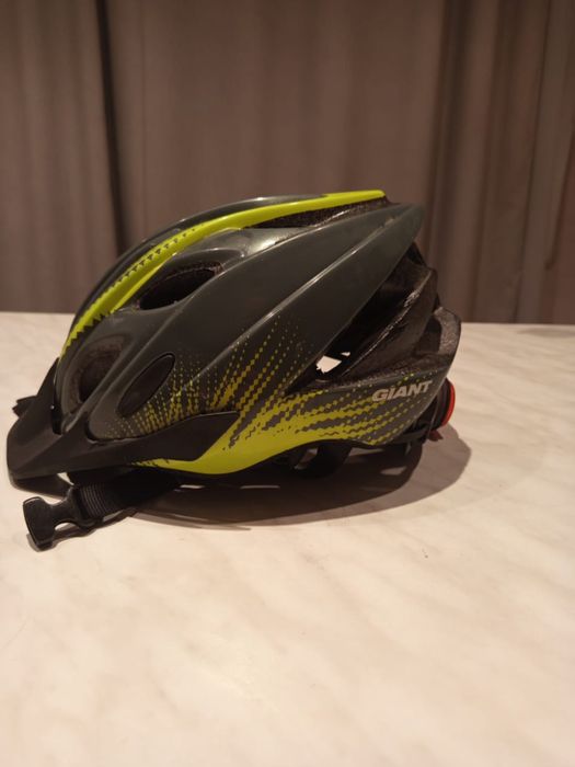 Шлем велосипедный GIANT