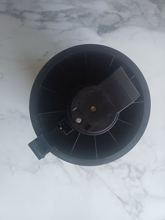 Моторчик печки на Nissan Juke