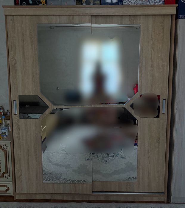 Шкаф спальный большой
