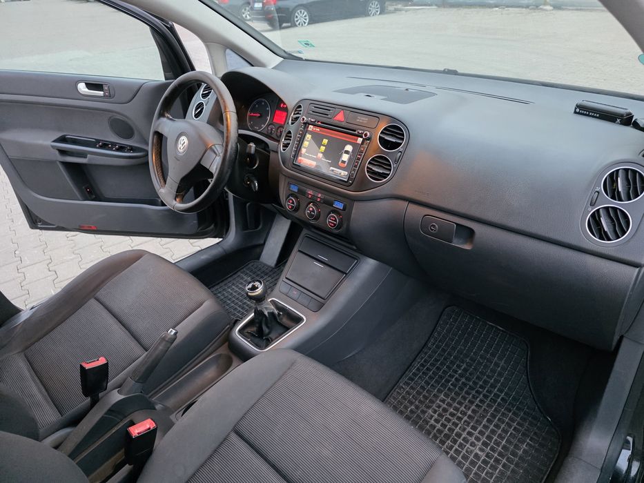 Vand Wolkswagen Golf Plus in stare Perfecta