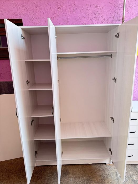 Шифонер новый, ламинат