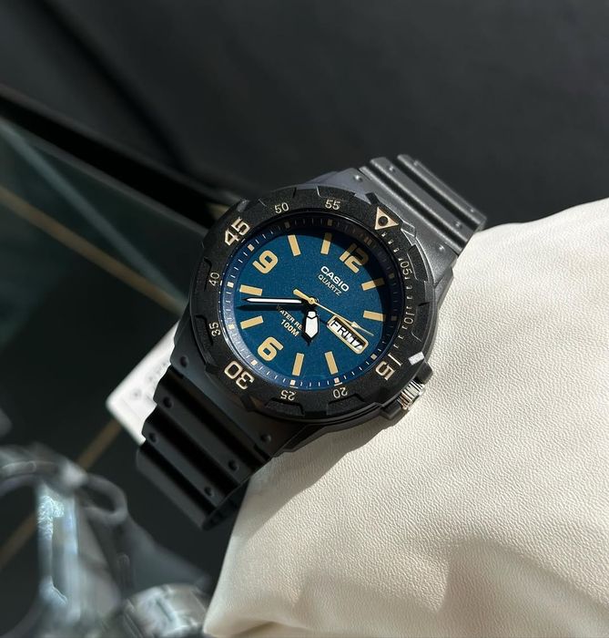 Soat Casio MRW-200H — Original, 1 yil Kafolat, 100-m suv o'tkazmaydi