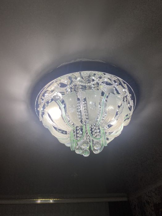 Отдам люстру даром!