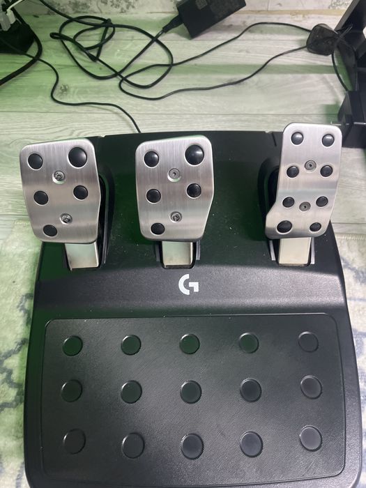 Руль Logitech g923