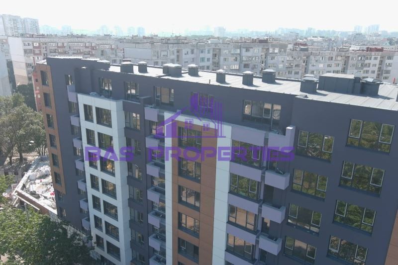 Продава се Четиристаен апартамент в София, Разсадника - 201 кв.м за 1742 €/кв.м - Снимка #12