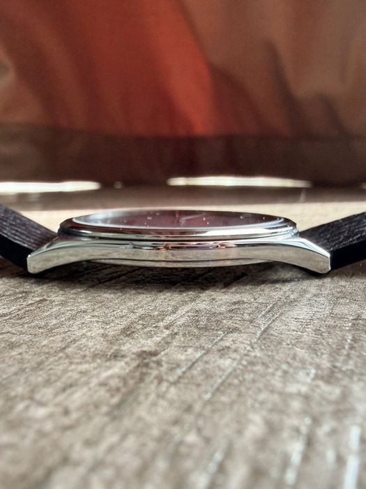 Ceas Citizen Suratto AR3120-16A Eco-Drive Ultra-Subțire 4.7 mm, diametru 38.4 mm, Sapphire Crystal, Stare Excelentă