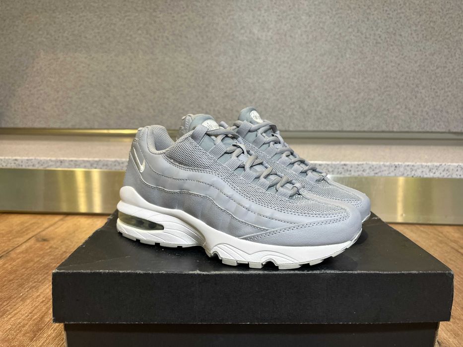 ОРИГИНАЛНИ *** Nike Air Max 95 Le / Wolf Grey White