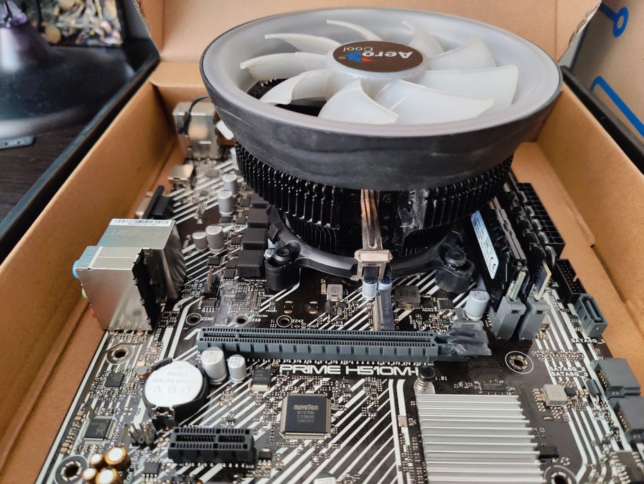 I5 10400f cu 24 gb ram si cooler aero cool si placa de baza asus