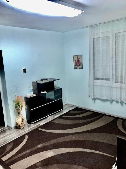 Дава се под наем Двустаен апартамент в Бургас, Меден рудник - зона А - 70 кв.м за 127.5 € - Снимка #2