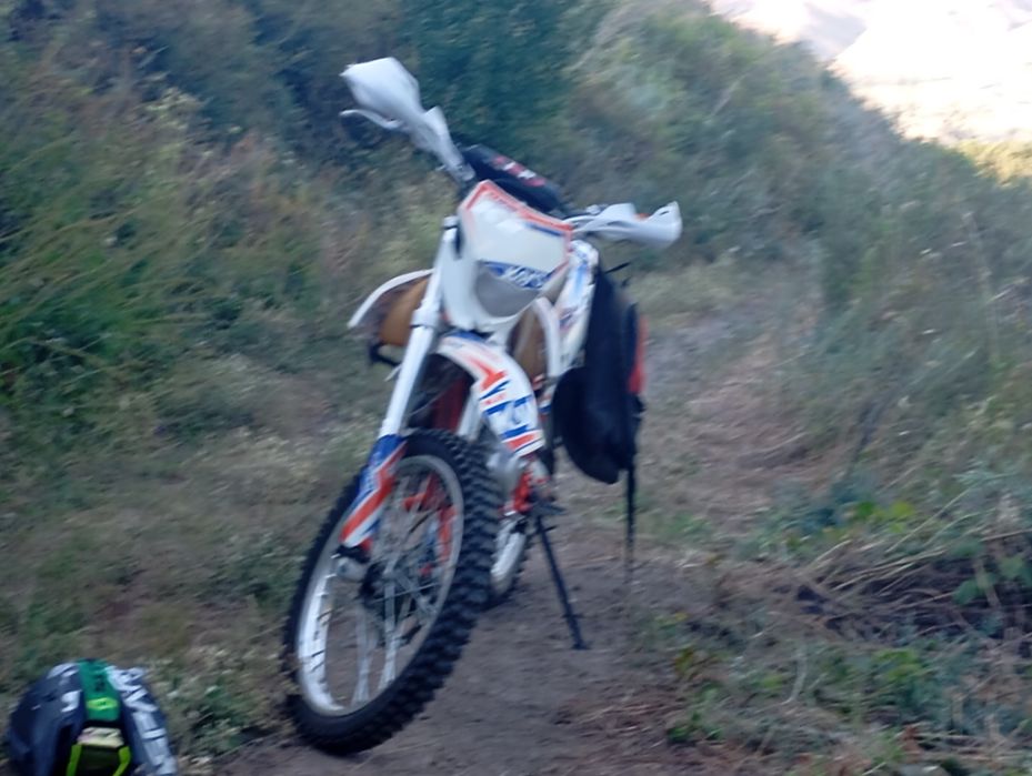 Индуро матоцикл ..