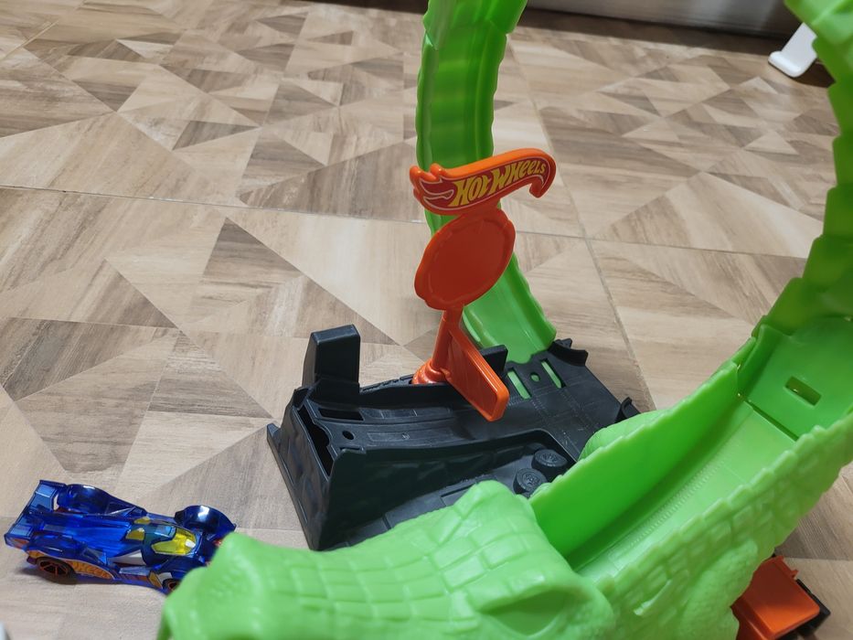 Писта Hot wheels