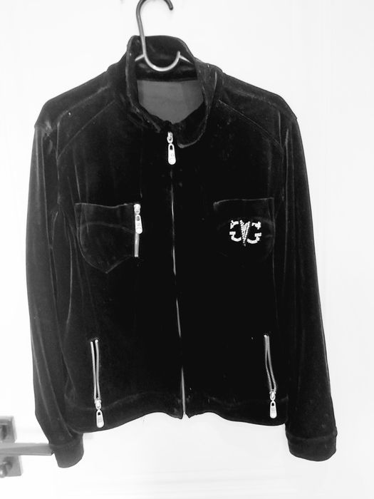 Продам женские куртки кофты плащи брюки платья от 500тг