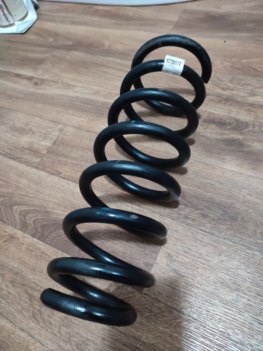 Продам пружину БМВ х5 е70