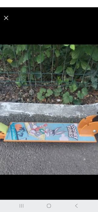 Trotineta Loony Tunes