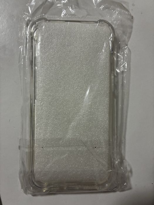 Чехол на iPhone 16E