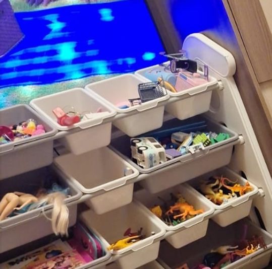 Детский стеллаж для игрушек