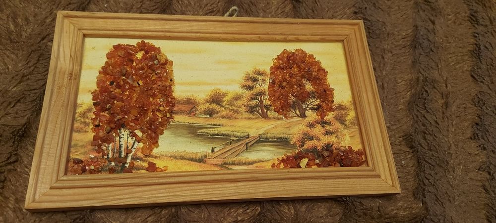 Картины из янтаря