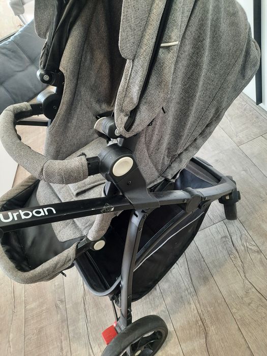 Продам детскую каляску 10000