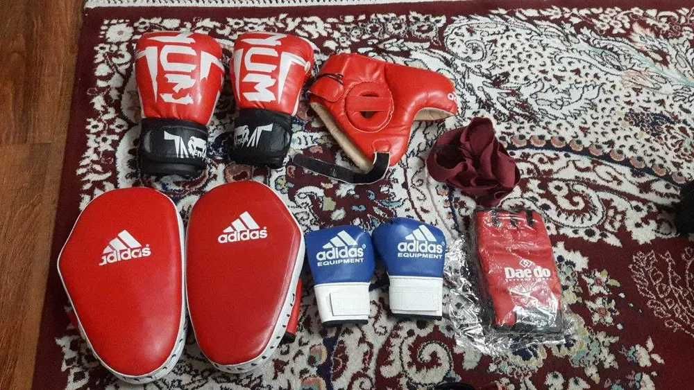 Yangi va ishlatilgan boks perchatka shlem mma qolqop va bint sotiladi