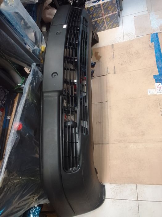 Бампер Новый Ауди 100 с4 был треснут, запаян