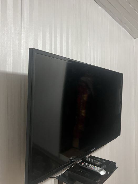 Продам телевизор Samsung 42см оригинал