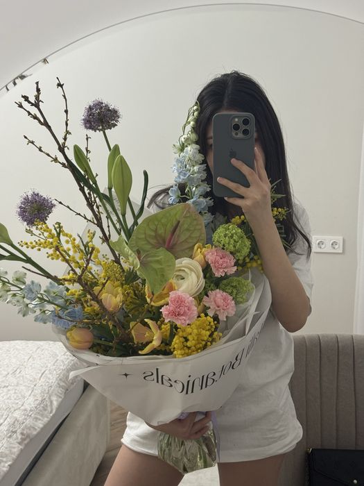 продается свежий букет цветов