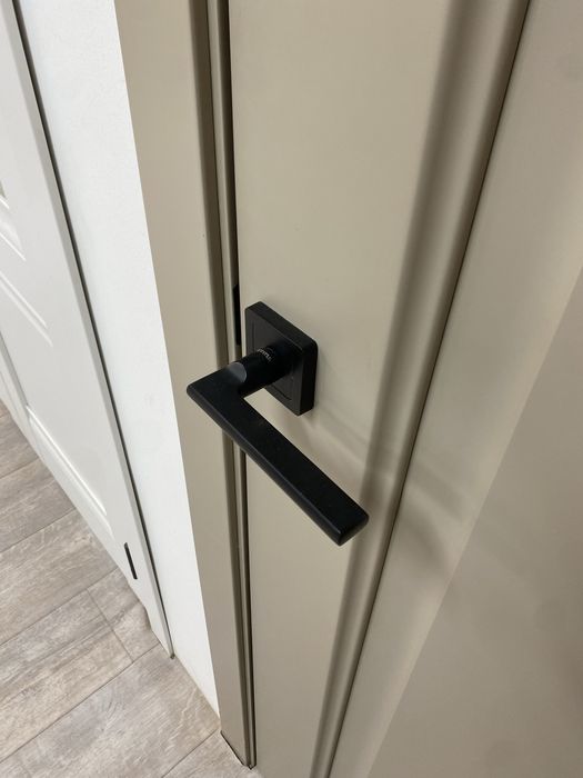 Межкомнатные двери и ламинат