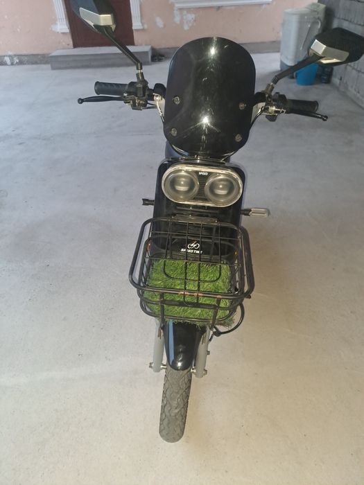 Skuter sotiladi ..